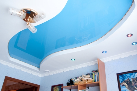 Многоуровневый натяжной потолок, Россия голубой Глянец, белый Мат