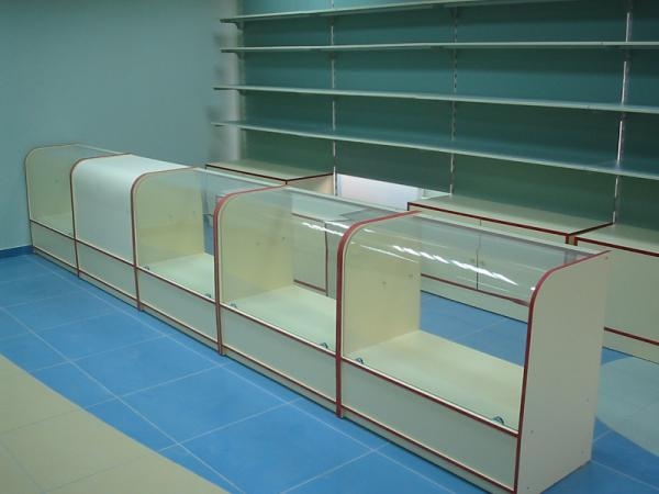 Торговая мебель для магазина: прилавок-витрина детского магазина