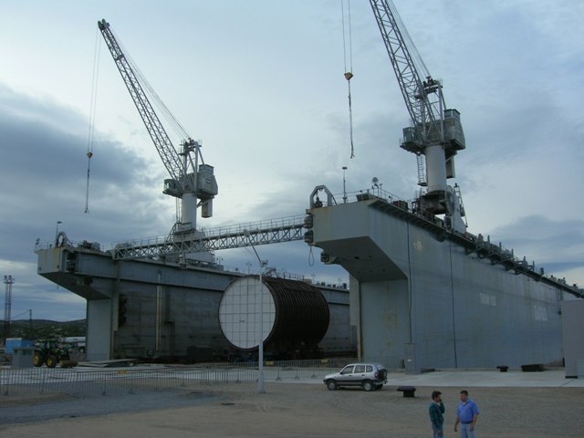Строительство причала и подводной опоры для плавдока ПД-42 в губе Сайда Мурманской области