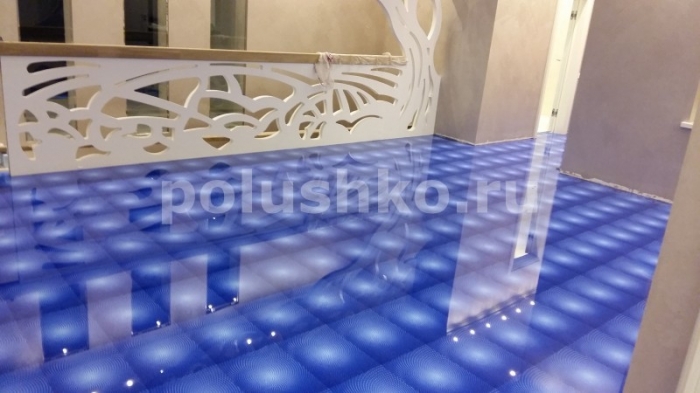 Декоративный наливной пол с изображением лампочек в зоне СПА частного дома