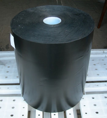 Обертка Полилен 40-ОБ-63. Обертка липкая полиэтилановая Полилен 40-ОБ-63 предназначена для защиты от механических повреждений изоляционных покрытий наружной поверхности подземных трубопроводов при температурах эксплуатации от -6О°С до +50°С.