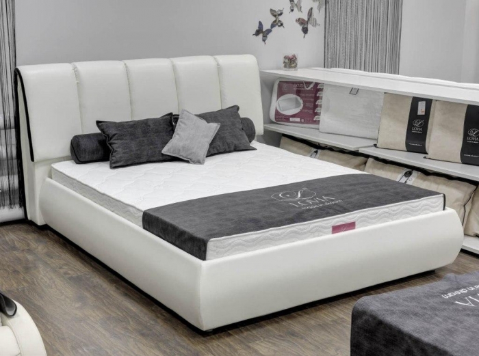 Кровать Валенсия изготавливаем на заказ в разных размерах и цветах подробней на сайте https://mebelm-spb.ru/catalog/spalnya/myagkie_krovati/
