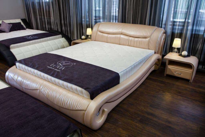 Мягкая кровать в стиле хай тек Оливия изготавливаем на заказ в разных размерах и цветах подробней на сайте https://mebelm-spb.ru/catalog/spalnya/myagkie_krovati/