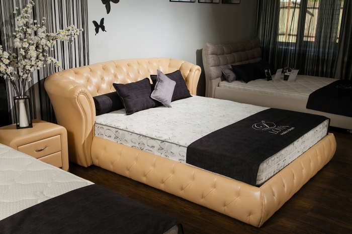 Мягкая кровать в стиле модерн Орхидея изготавливаем на заказ в разных размерах и цветах подробней на сайте https://mebelm-spb.ru/catalog/spalnya/myagkie_krovati/