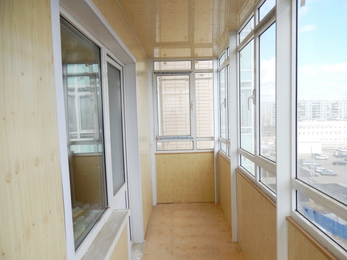 Обшивка панелями, отделка, утепление балкона, лоджии. Красноярск