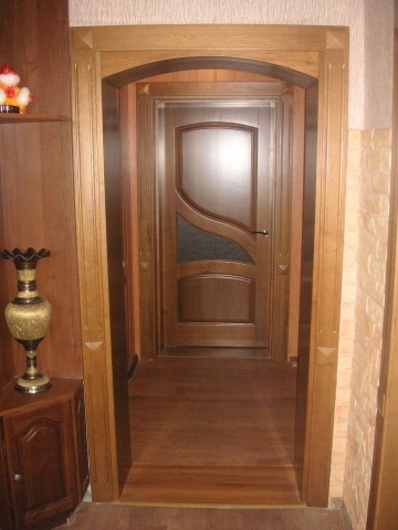 Двери из натурального дерева по индивидуальным размерам в Новосибирске.
