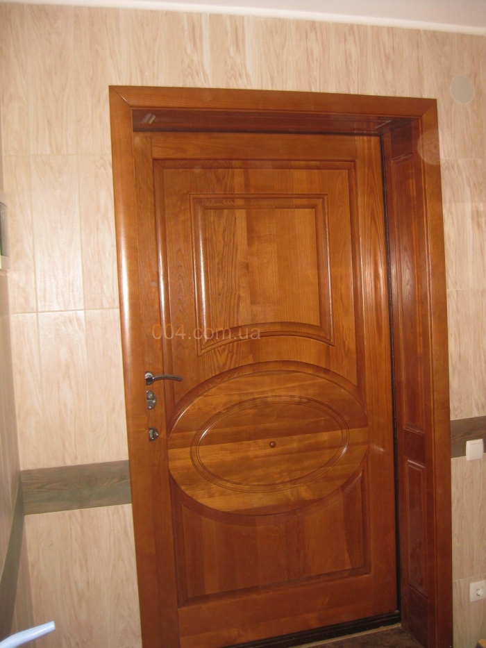 Дверь деревянная (ясень) Кривой Рог
Межкомнатная дверь из дерева, массив ясеня. Филенчатая лутка. Наличник. Цена 2021 года, включая установку, петли, замок: от 15000 грн.