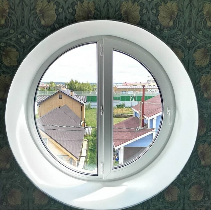 Нестандартное круглое окно.
Строительное предприятие 004 изготавливает нестандартные конструкции. Треугольные, ромбом, многогранные, вытянутые, круглые окна.