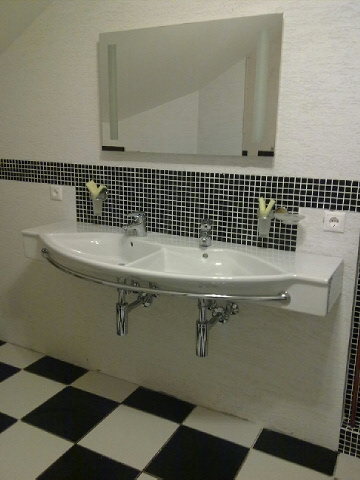Ванная комната. Зеркало Финляндия. раковина Jacob Delafon. смесители ORAS                                                                                                           
