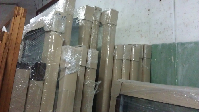 Пример упаковки деревянных окон на нашем производстве.