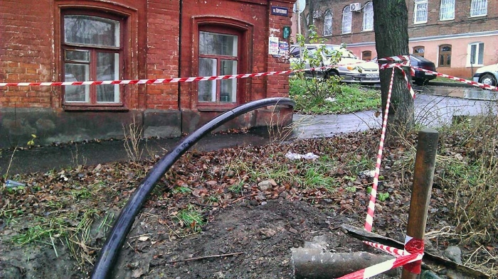В рамках реконструкции системы водоснабжения, бестраншейная замена водопроводных труб с была выполнена за 3 дня на дистанции 30 метров. 
Справки по телефону в Москве 8(495) 740-20-52