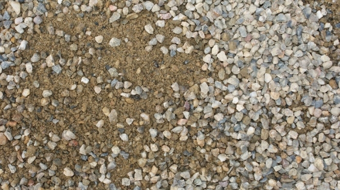 Поставка песчано-гранитной смеси песка в любых объемах.