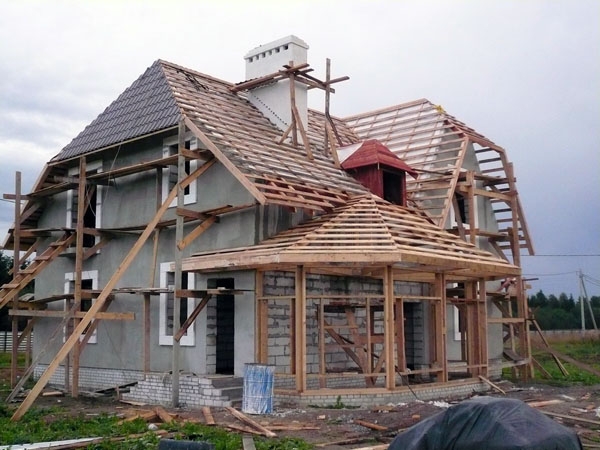 Строительство крыш коттеджей, домов в Пензе и в Пензенской области. 