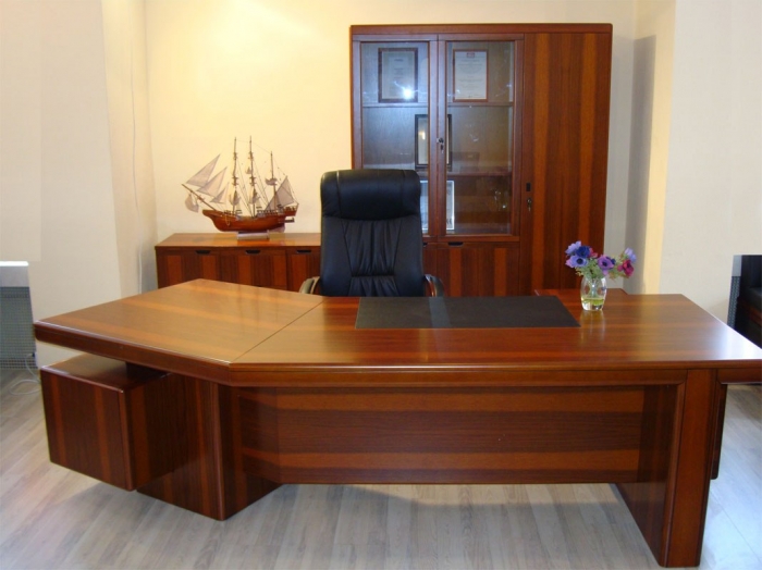 ПОГ "Астра" производит мебель кабинетов руководителя, офисов.Сроки выполнения- договорные и зависят от объема и сложности заказа.