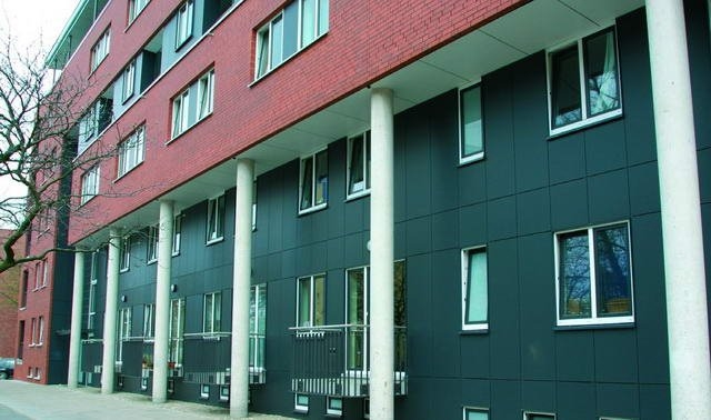 Фасадные панели RESOPLAN-F - фасадный пластик – это высококачественный строительный облицовочный фасадный материал (архитектурные самонесущие облицовочные панели hpl), который применяется в качестве крупнопанельных декоративных листов специально разработанный для долговременной внешней облицовки балконов и фасадов. Эксплуатации строительных объектов в открытой природной среде.