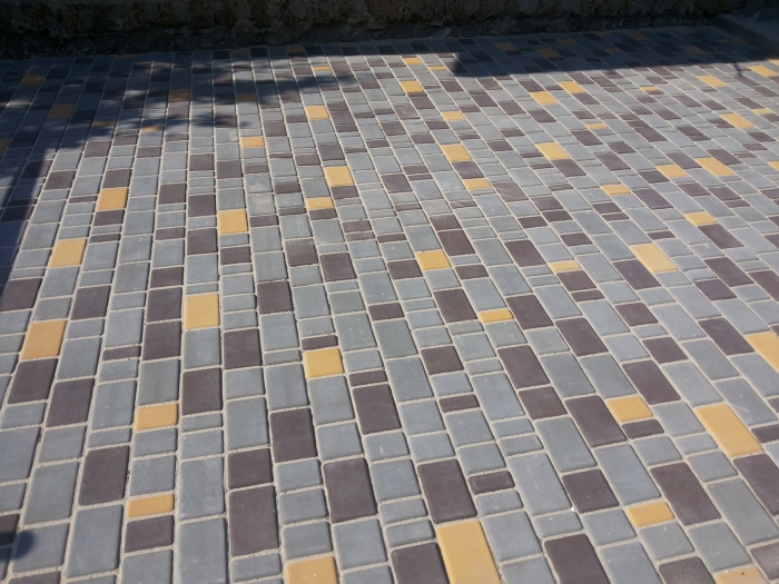 Собственное производство тротуарной плитки "Кирпичик " 40 мм.
цвета: серый, красный, коричневый, кирпичный, хаки, чёрный, жёлтый, бежевый, оранжевый, синий, белый и зелёный.